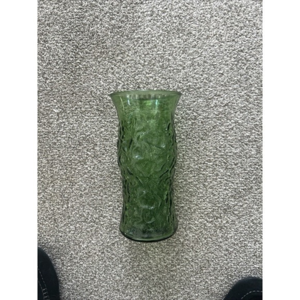 EO‎ Brody Glass Co. Cleveland OH USA Emerald Green Flower Case 9.5" Tall Crinkle